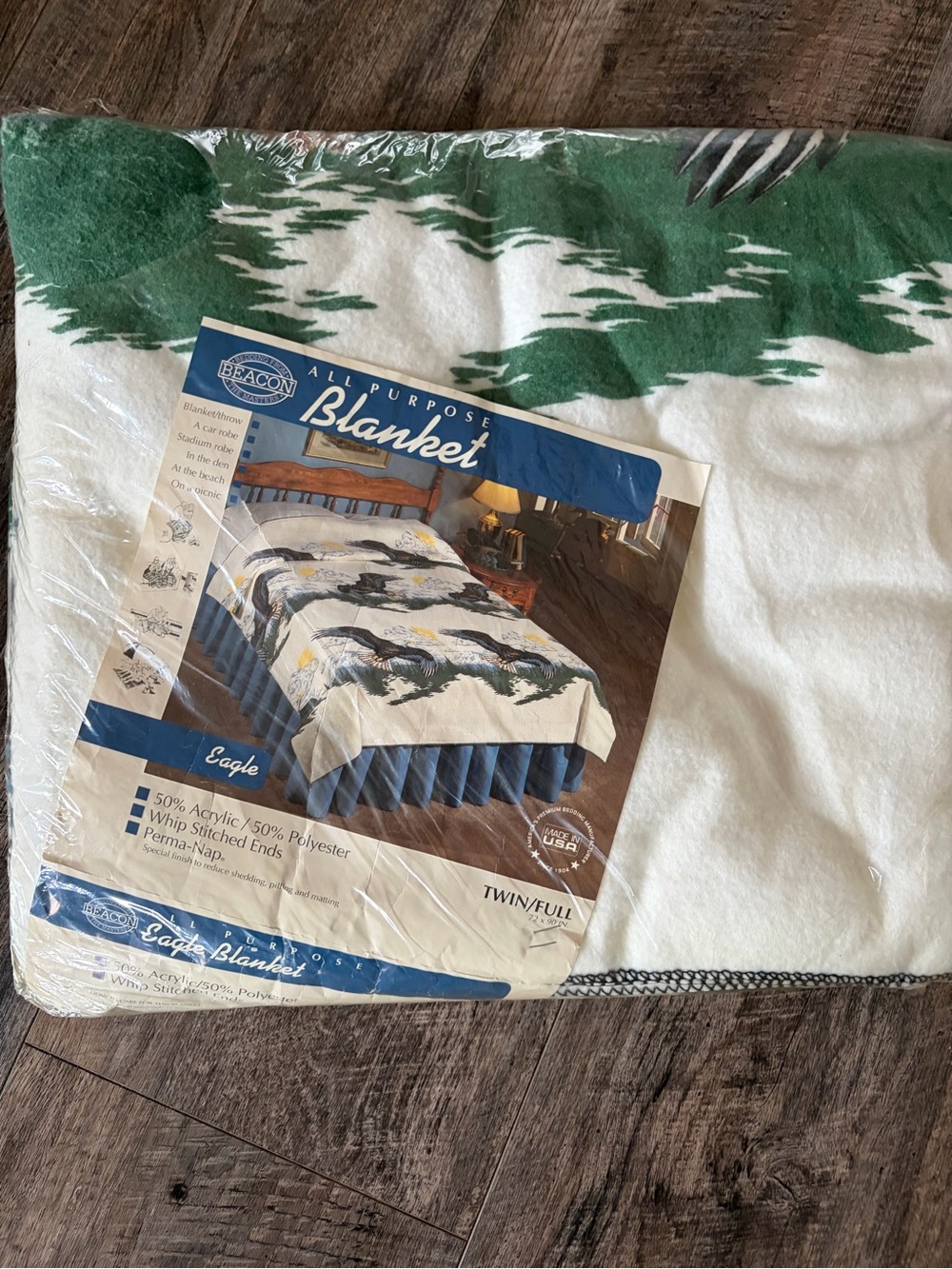 Vintage Beacon All-Purpose Eagle Print Blanket - White and Green